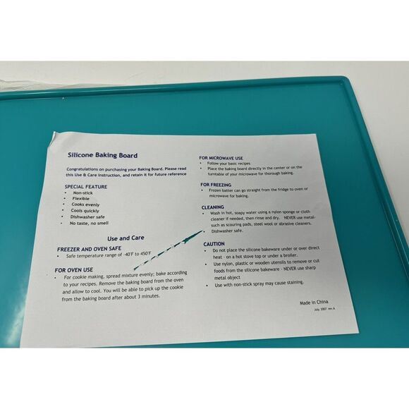 Brand New Set of 2 Aqua Blue Silicone Baking Boards Non-stick Flexible - Picture 3 of 8